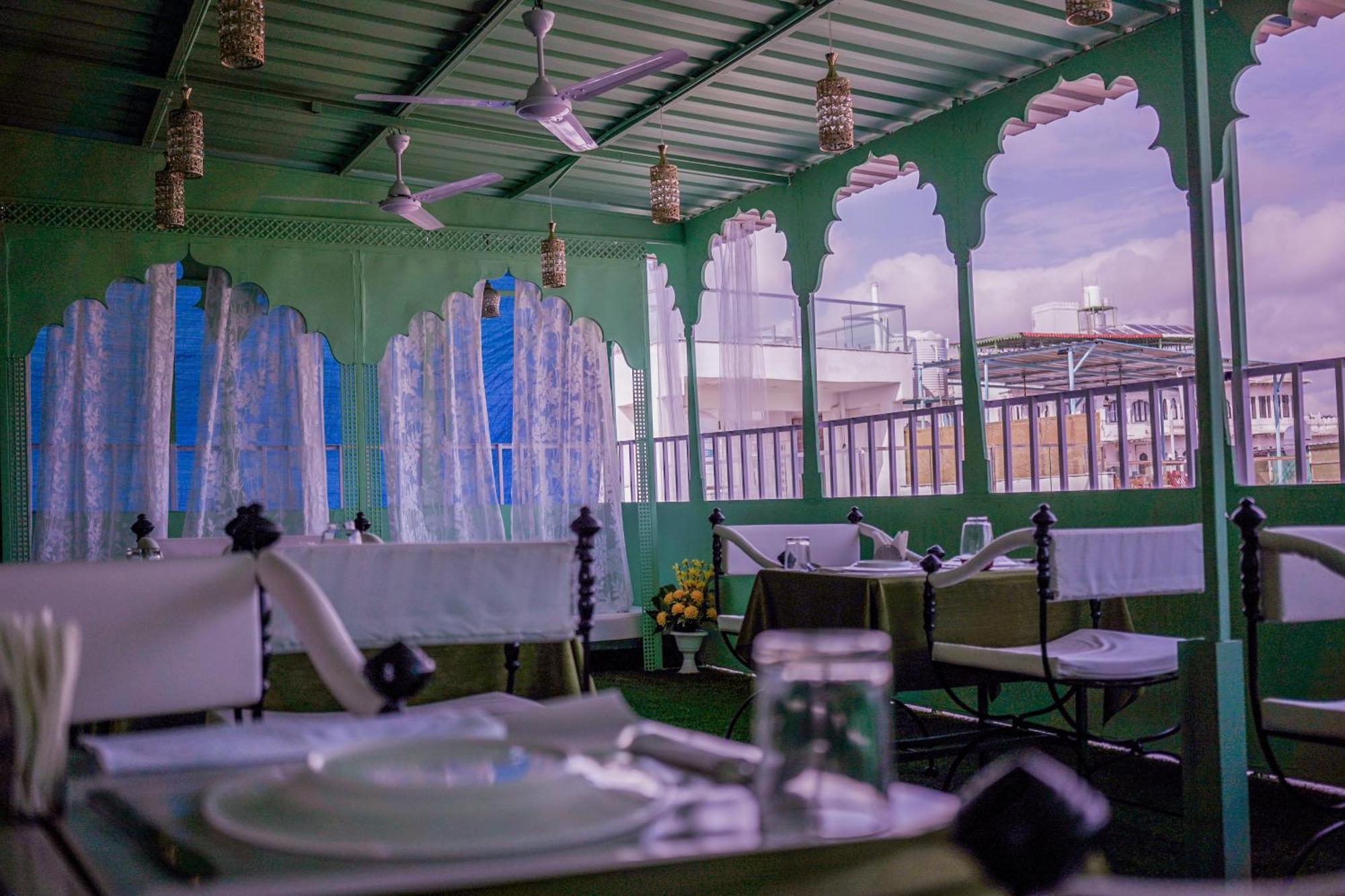 Island Tower Guest House Udaipur Exterior photo