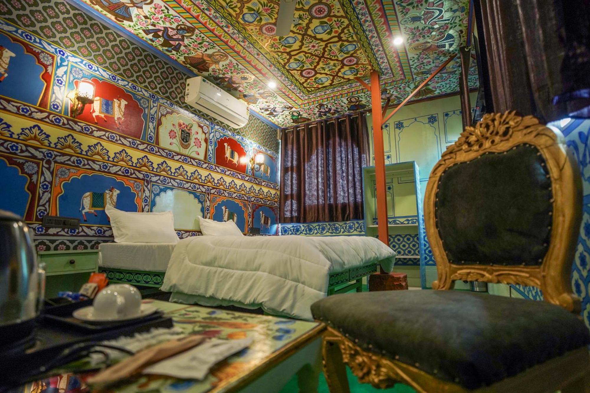 Island Tower Guest House Udaipur Exterior photo