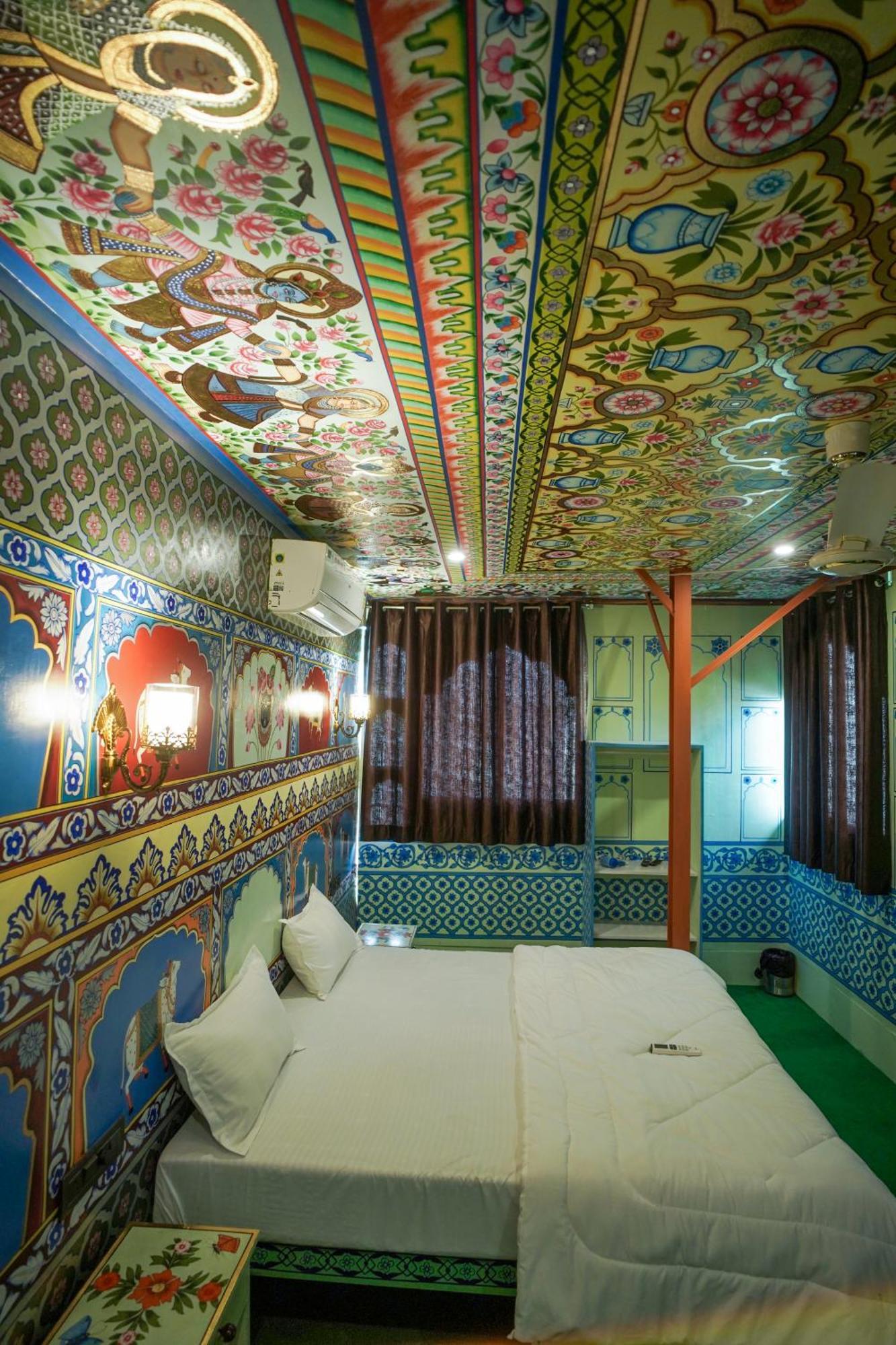 Island Tower Guest House Udaipur Exterior photo